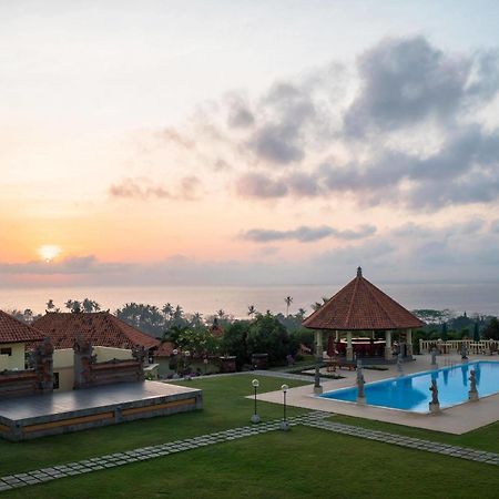 Taman Ujung Resort And Spa Jasri Exterior photo