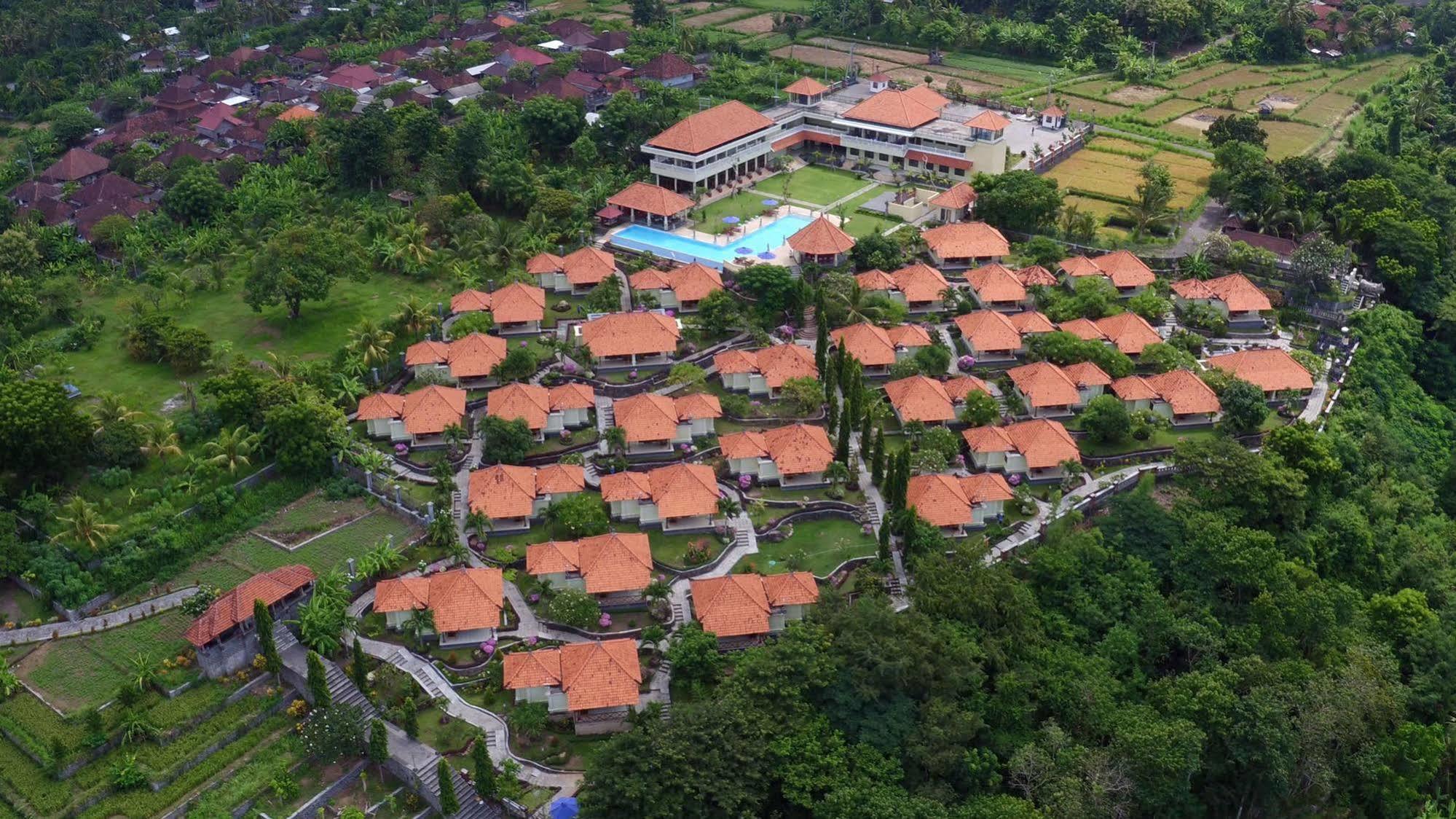 Taman Ujung Resort And Spa Jasri Exterior photo