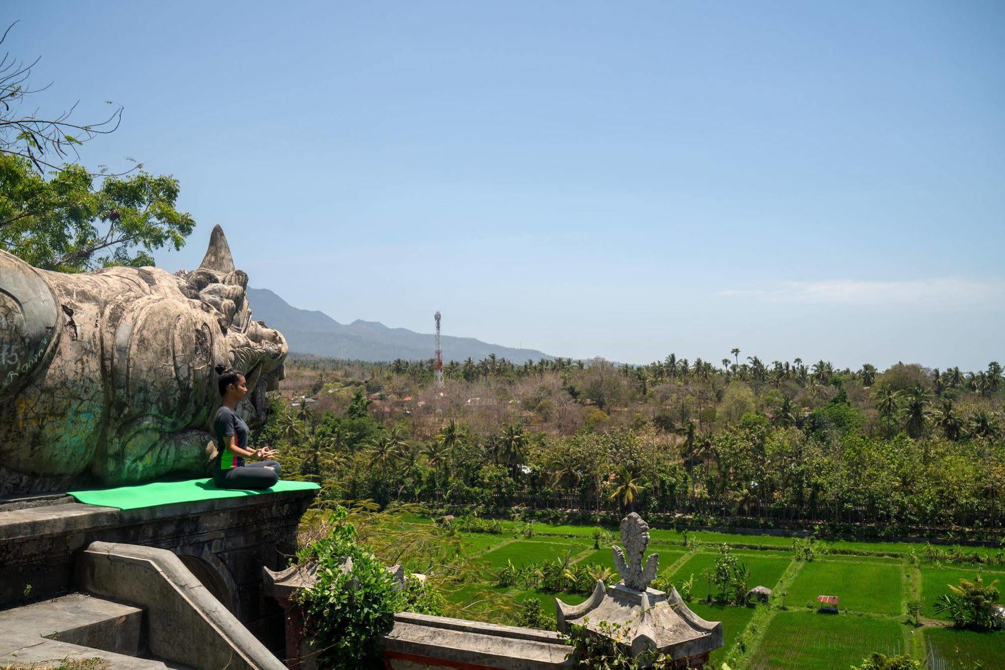 Taman Ujung Resort And Spa Jasri Exterior photo